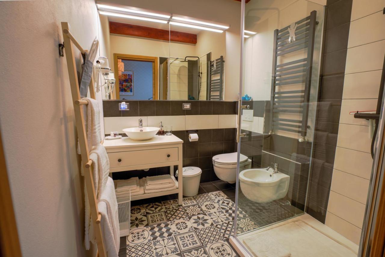 Bed and Breakfast Sa Domo E Giuanne E Giuanna Боза Екстер'єр фото