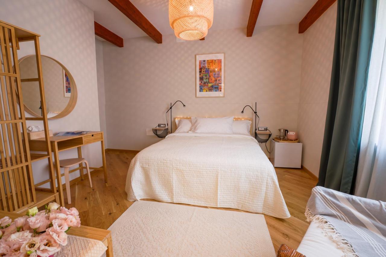 Bed and Breakfast Sa Domo E Giuanne E Giuanna Боза Екстер'єр фото