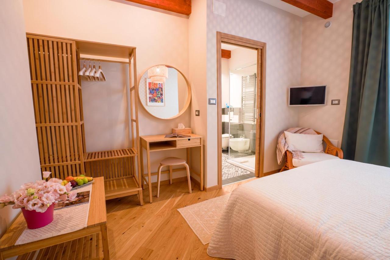 Bed and Breakfast Sa Domo E Giuanne E Giuanna Боза Екстер'єр фото