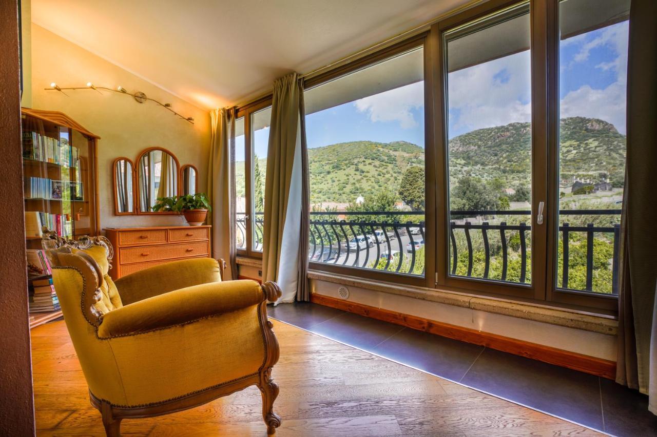 Bed and Breakfast Sa Domo E Giuanne E Giuanna Боза Екстер'єр фото